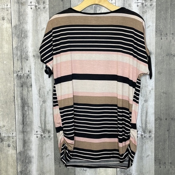 TUTTA Bella maternity blouse. Black, pink & brown. Split shoulder w/ bow. Large - Picture 4 of 10